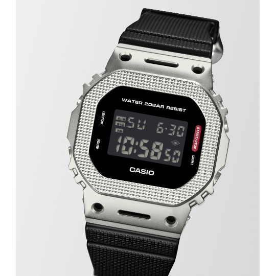 CASIO GM-5600M-1ER